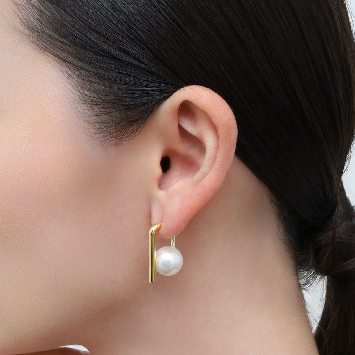 別のピアスとの組み合わせもオススメです